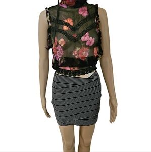 🦓BCBGMaxAzria Asymmetrical Black & White Stripe Bandage Mini Skirt